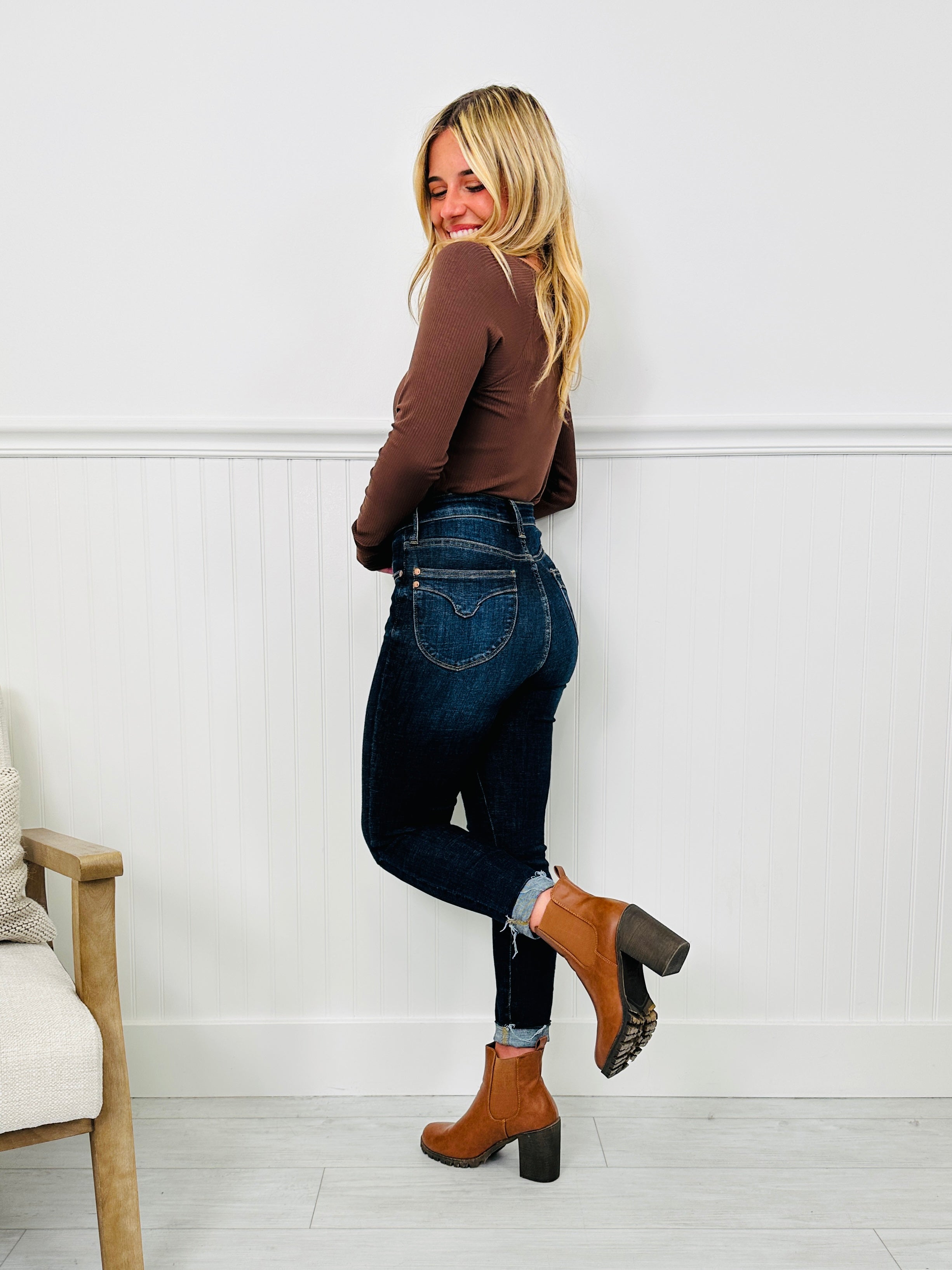 Elara –  Sculpt & Lift Skinny Jeans
