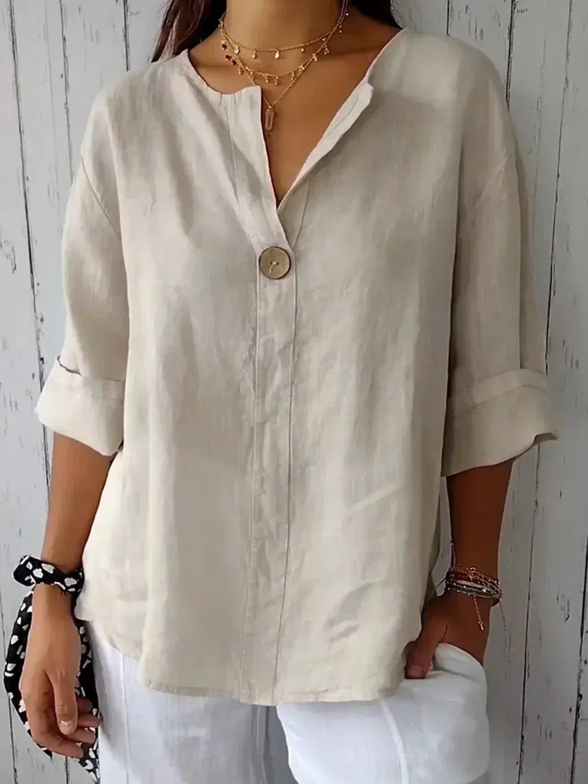 Yara – Relaxed Cotton V-Neck Blouse