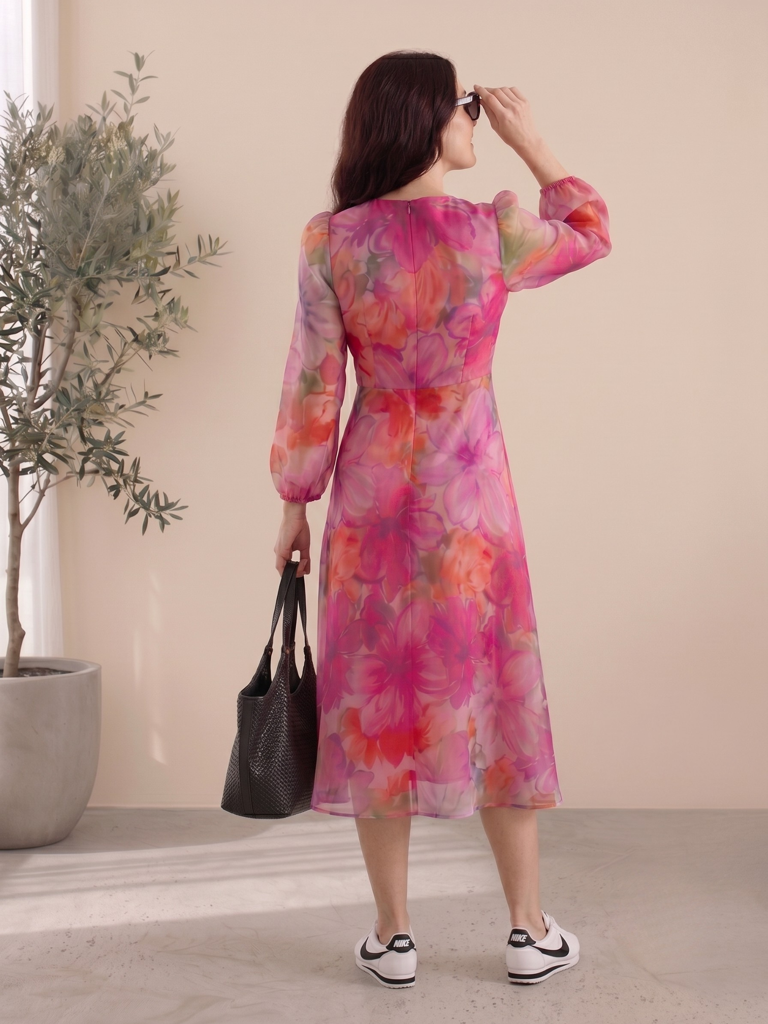 Seralyn – Floral Flow Midi Dress