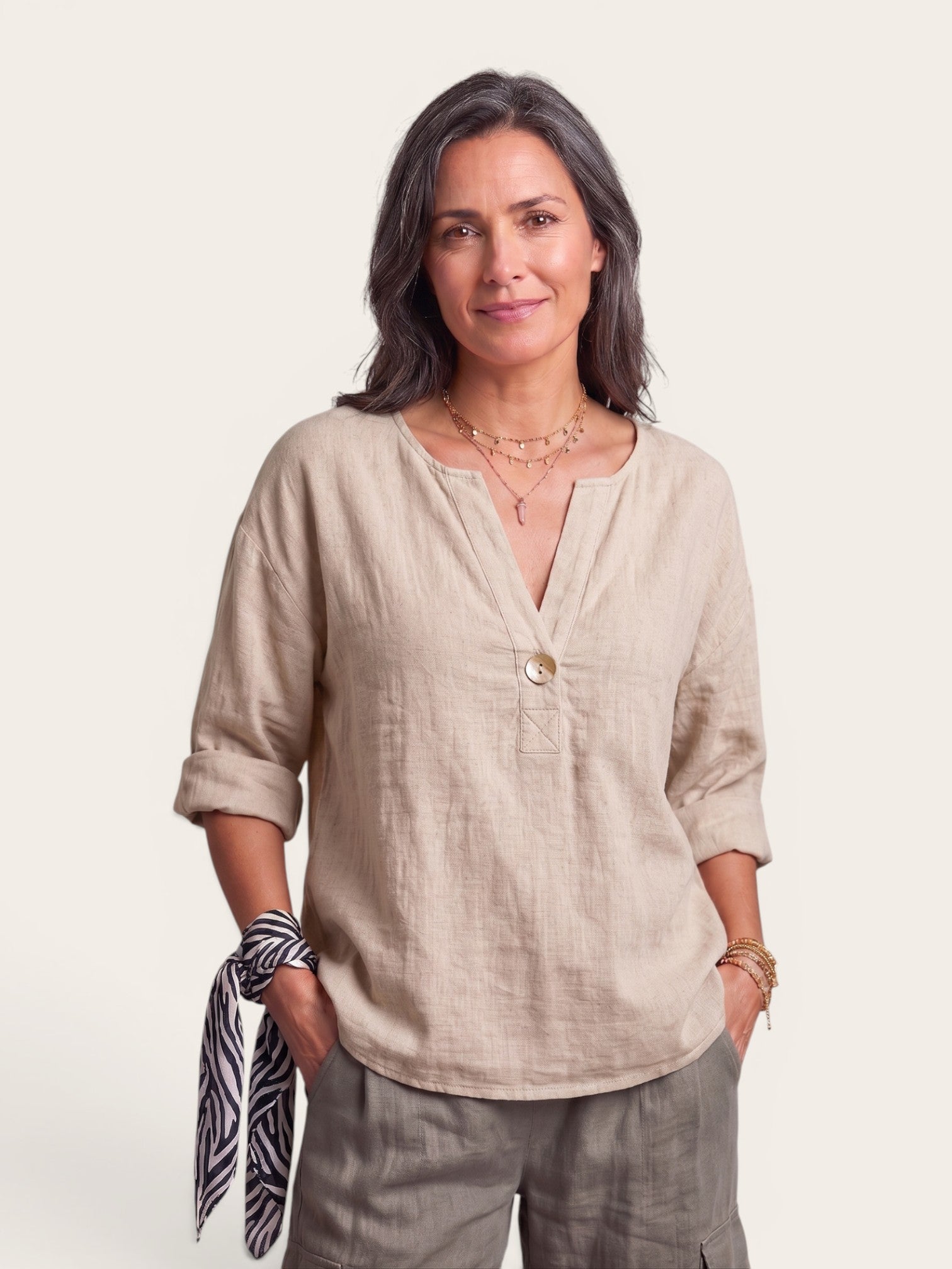 Yara – Relaxed Cotton V-Neck Blouse