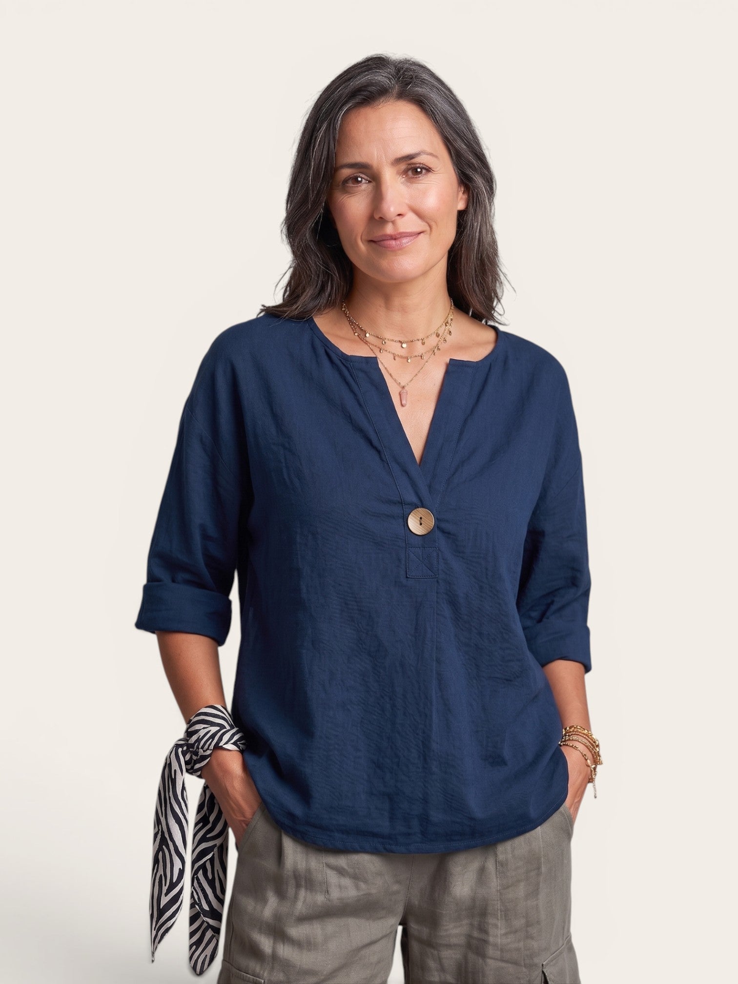 Yara – Relaxed Cotton V-Neck Blouse