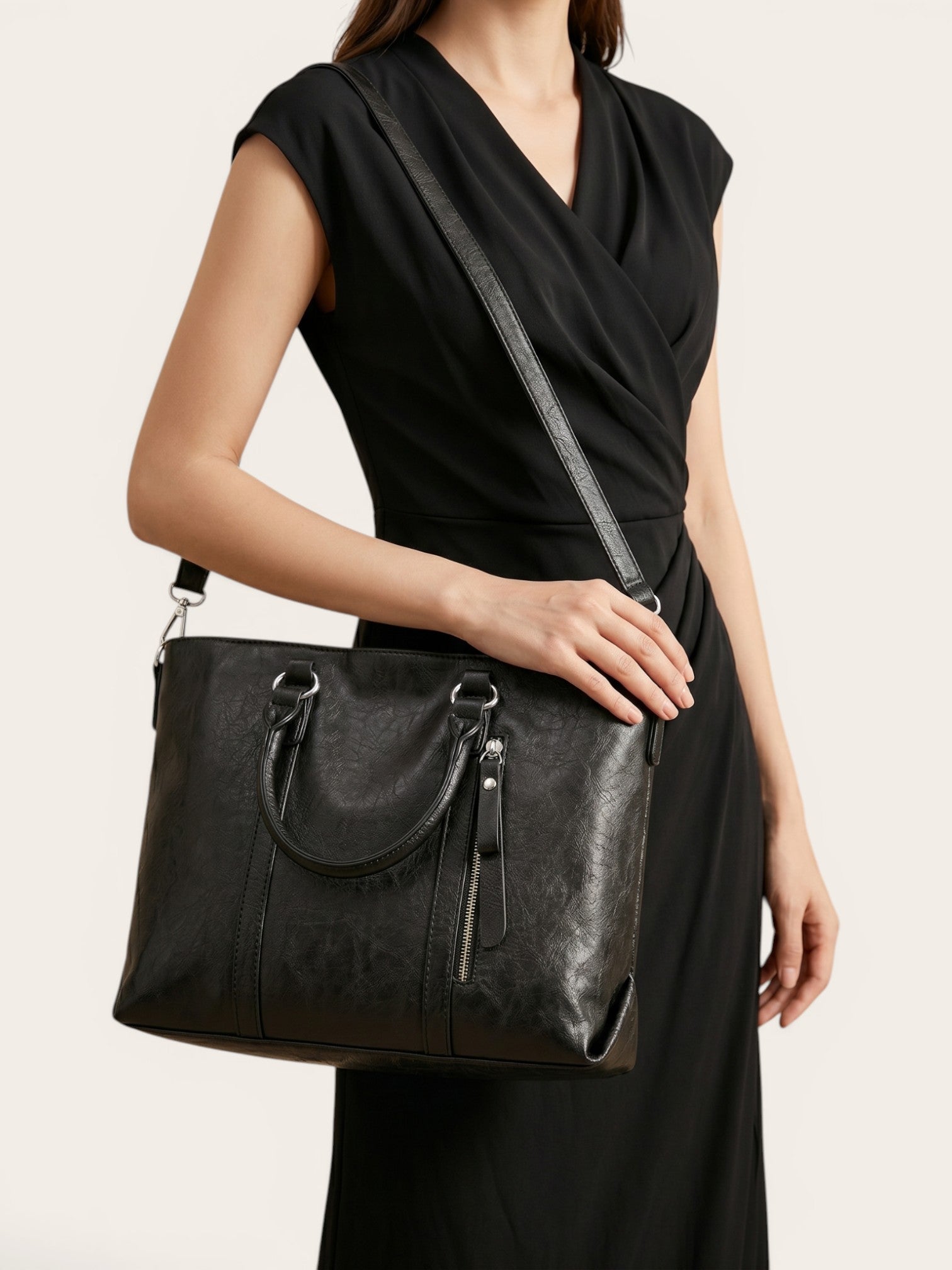 Althea – Spacious Leather Carryall