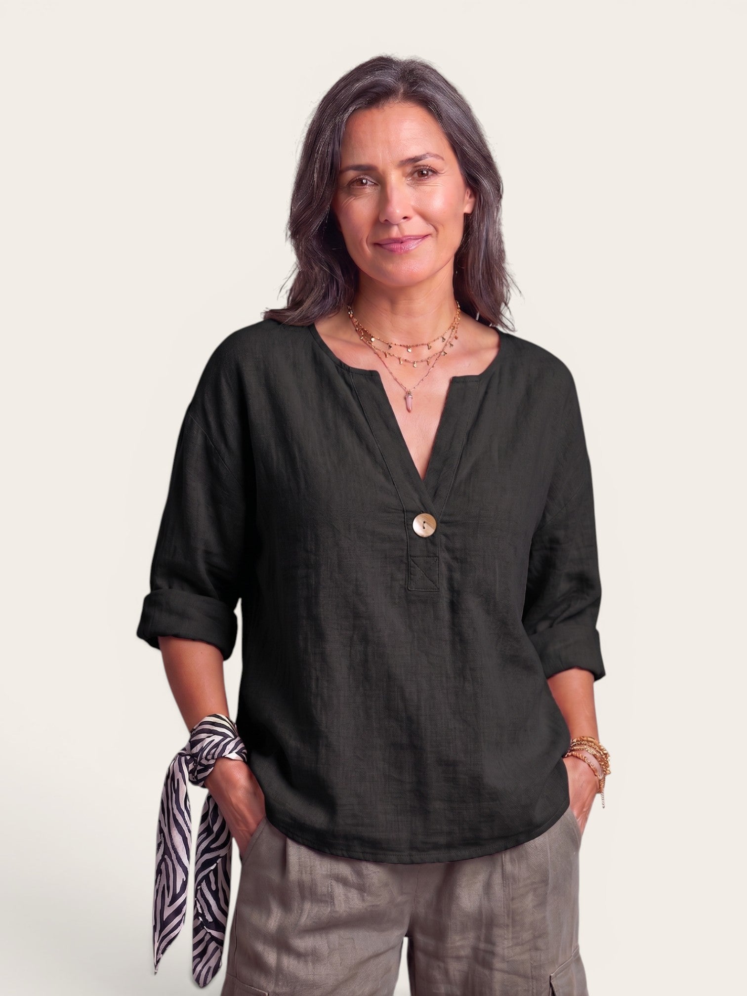 Yara – Relaxed Cotton V-Neck Blouse