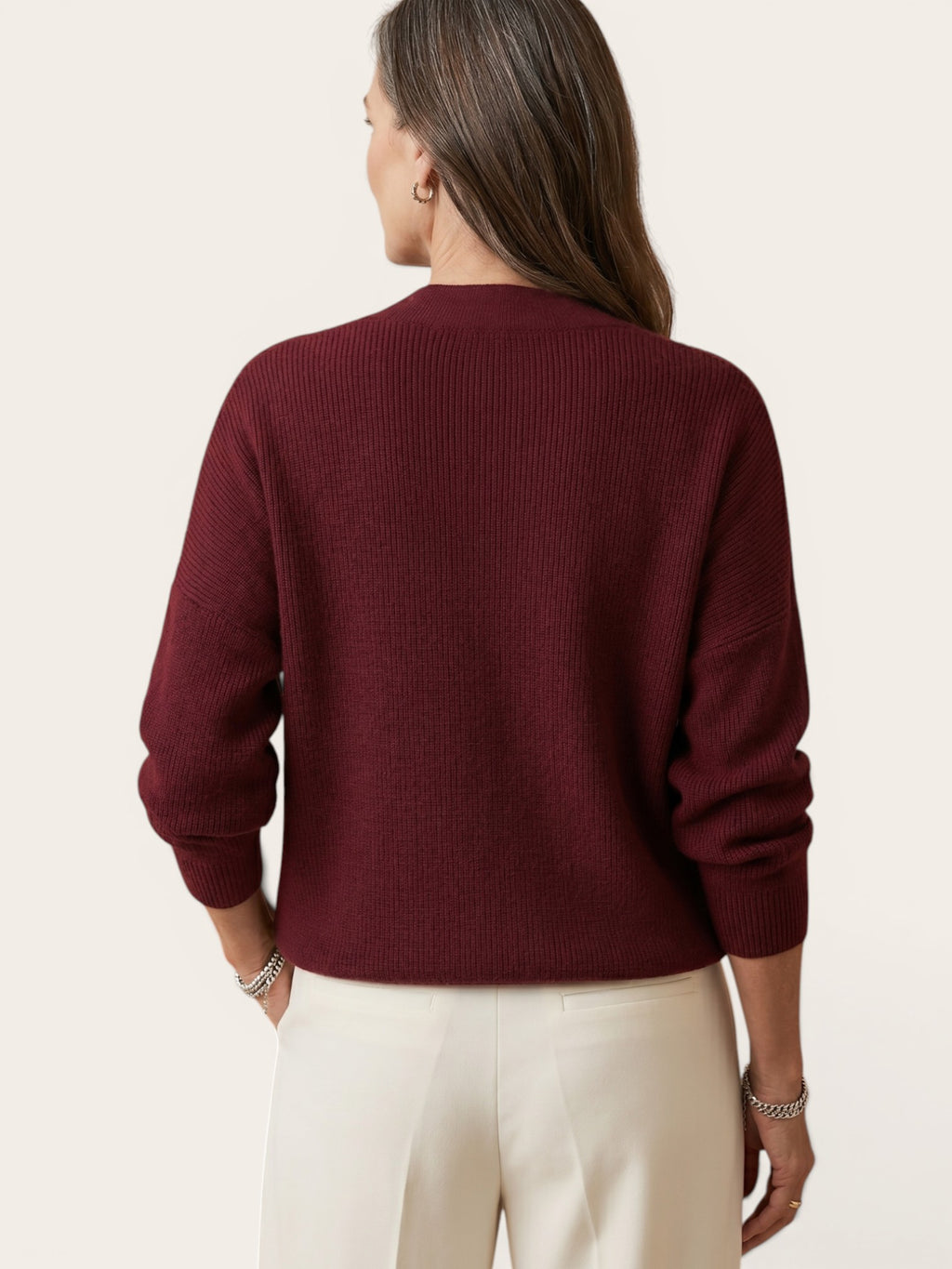 Auvie – Relaxed V-Neck Elegant Knit