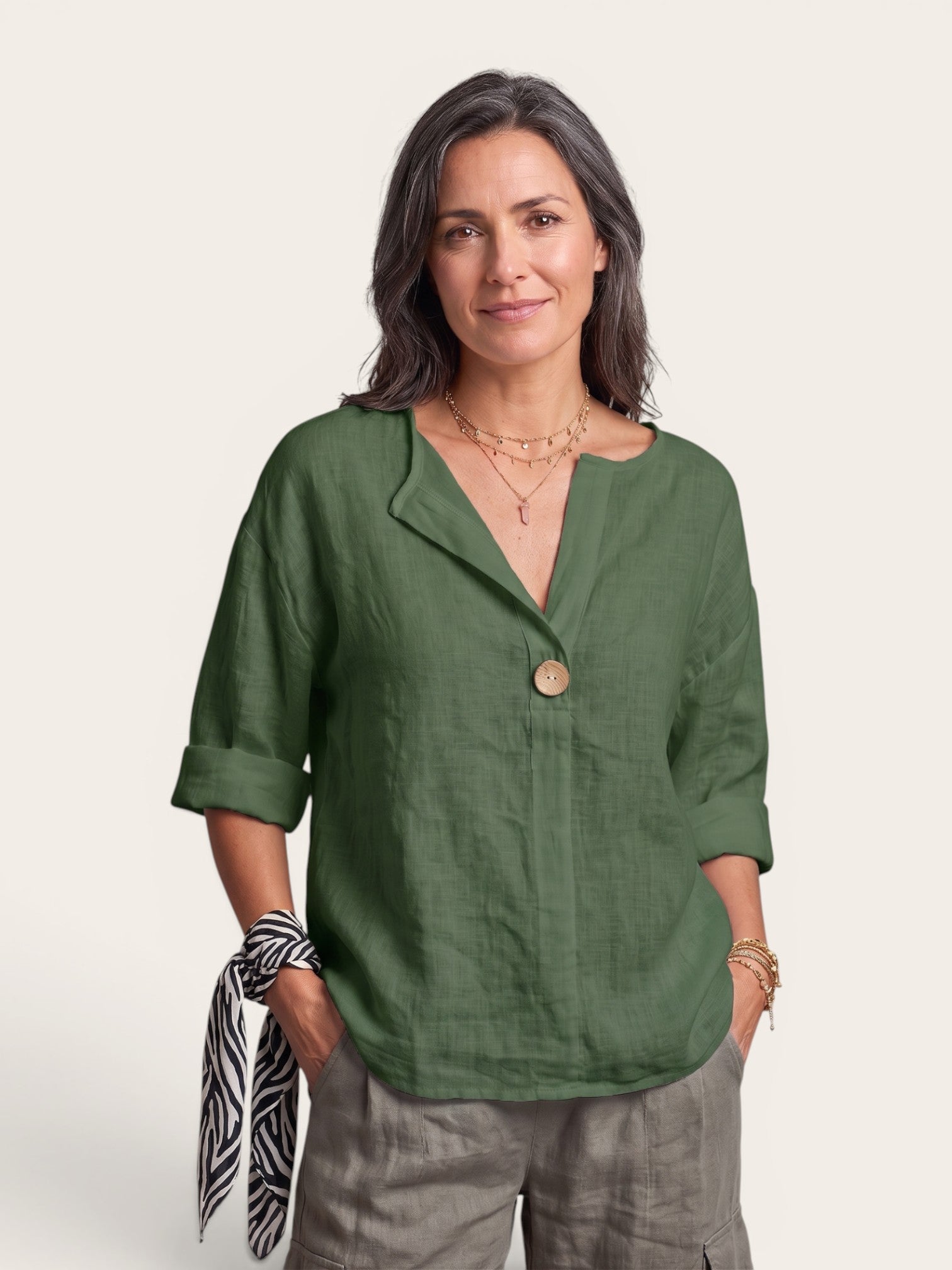 Yara – Relaxed Cotton V-Neck Blouse