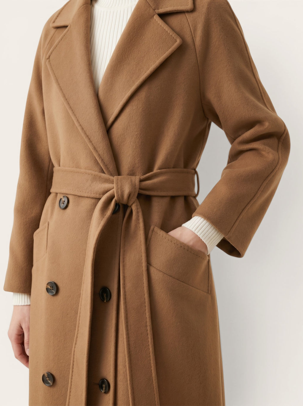 Elara – Pure Wool Tailored Coat