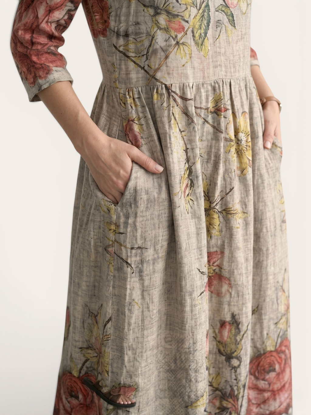 Valencia – Floral Flow Maxi Dress