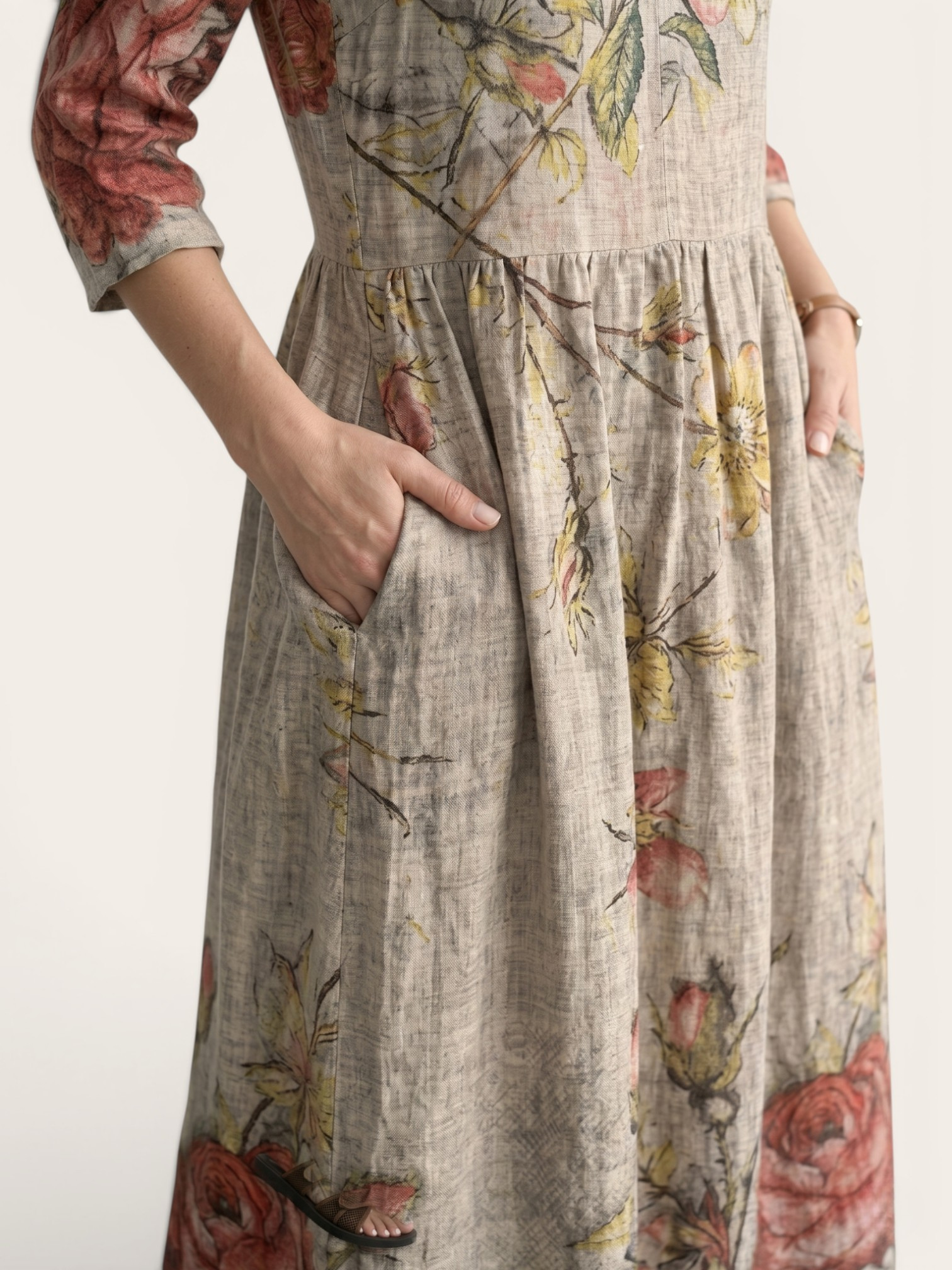Valencia – Floral Flow Maxi Dress