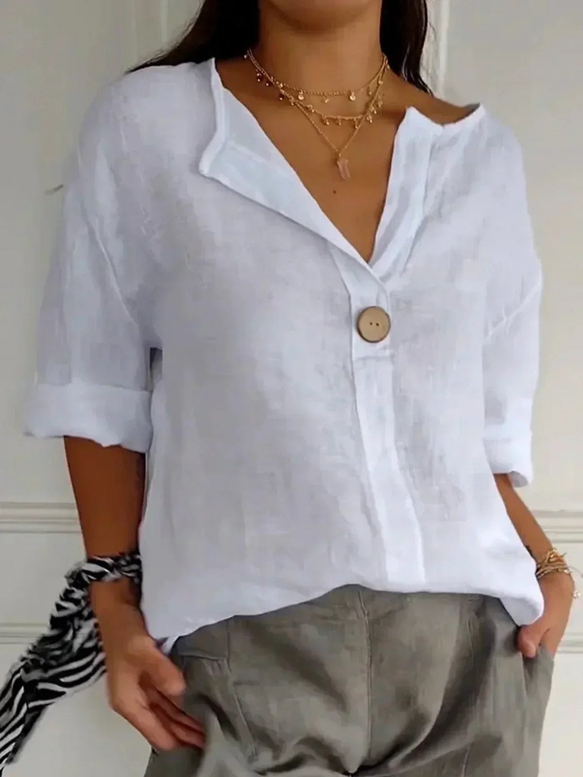 Yara – Relaxed Cotton V-Neck Blouse